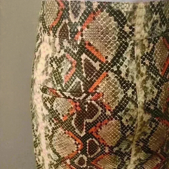 MARIE OLIVER snake print mini skirt size 4 - Picture 9 of 9